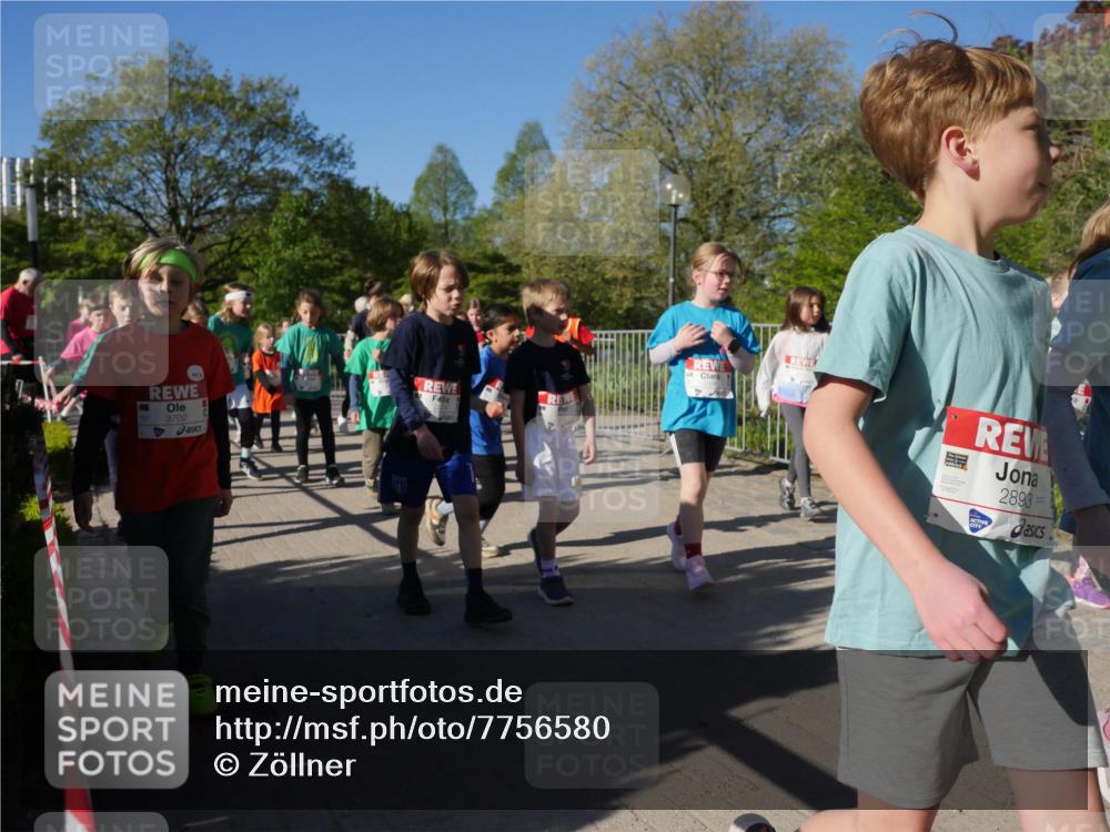 25.04.2025 - Das Zehntel Zöllner http://msf.ph/oto/7756580 26.04.2025 08:49:18 Laufen 3702, 2574, 2893 meine-sportfotos.de