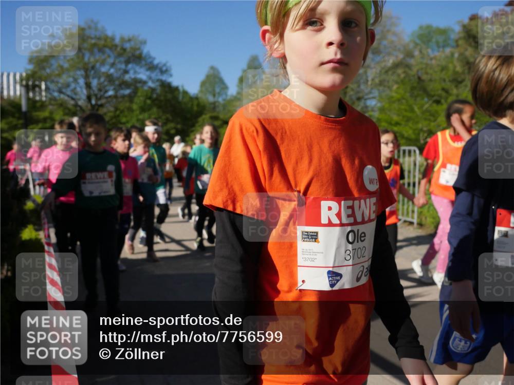 25.04.2025 - Das Zehntel Zöllner http://msf.ph/oto/7756599 26.04.2025 08:49:20 Laufen 3702, 3702 meine-sportfotos.de