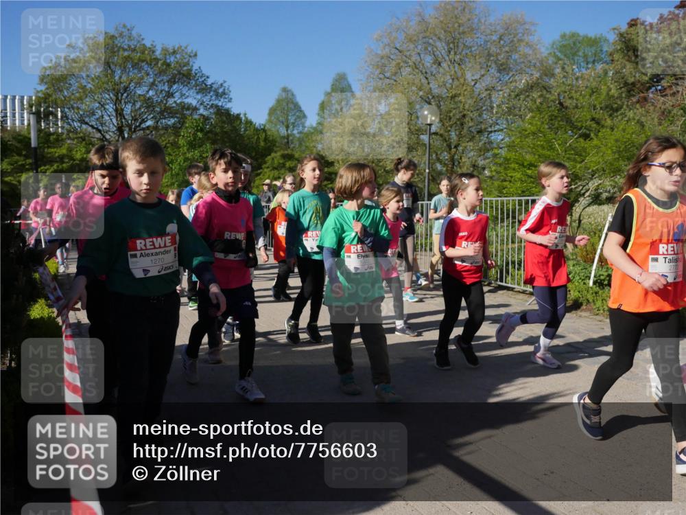 25.04.2025 - Das Zehntel Zöllner http://msf.ph/oto/7756603 26.04.2025 08:49:20 Laufen 1270, 1302, 2772 meine-sportfotos.de
