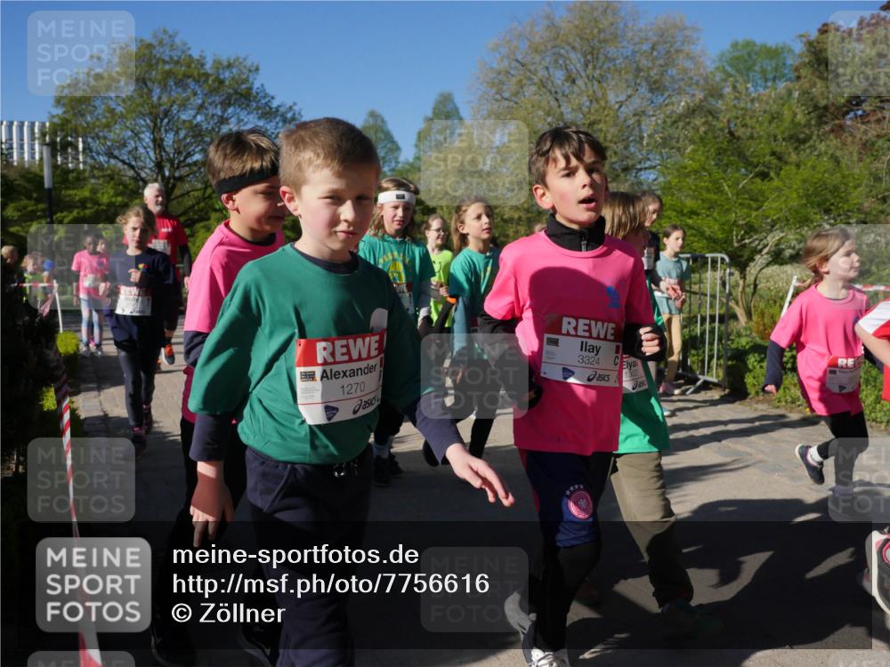 25.04.2025 - Das Zehntel Zöllner http://msf.ph/oto/7756616 26.04.2025 08:49:21 Laufen 1270, 3324, 1302 meine-sportfotos.de