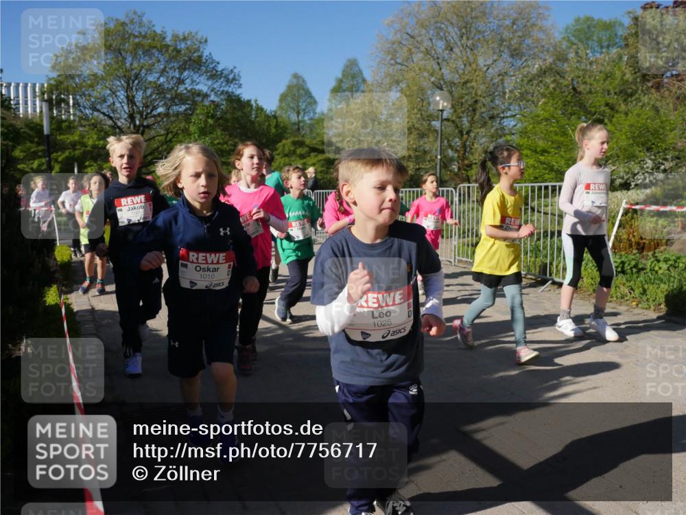 25.04.2025 - Das Zehntel Zöllner http://msf.ph/oto/7756717 26.04.2025 08:49:30 Laufen 1010, 1025 meine-sportfotos.de