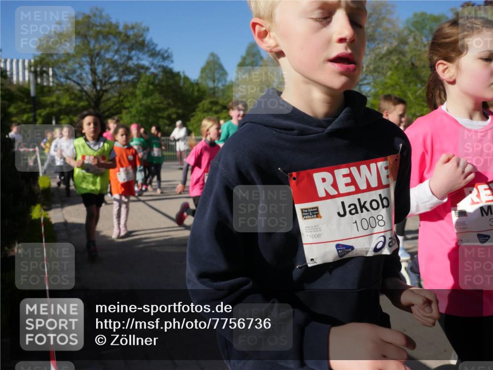 25.04.2025 - Das Zehntel Zöllner http://msf.ph/oto/7756736 26.04.2025 08:49:31 Laufen 1008, 1008, 3366 meine-sportfotos.de
