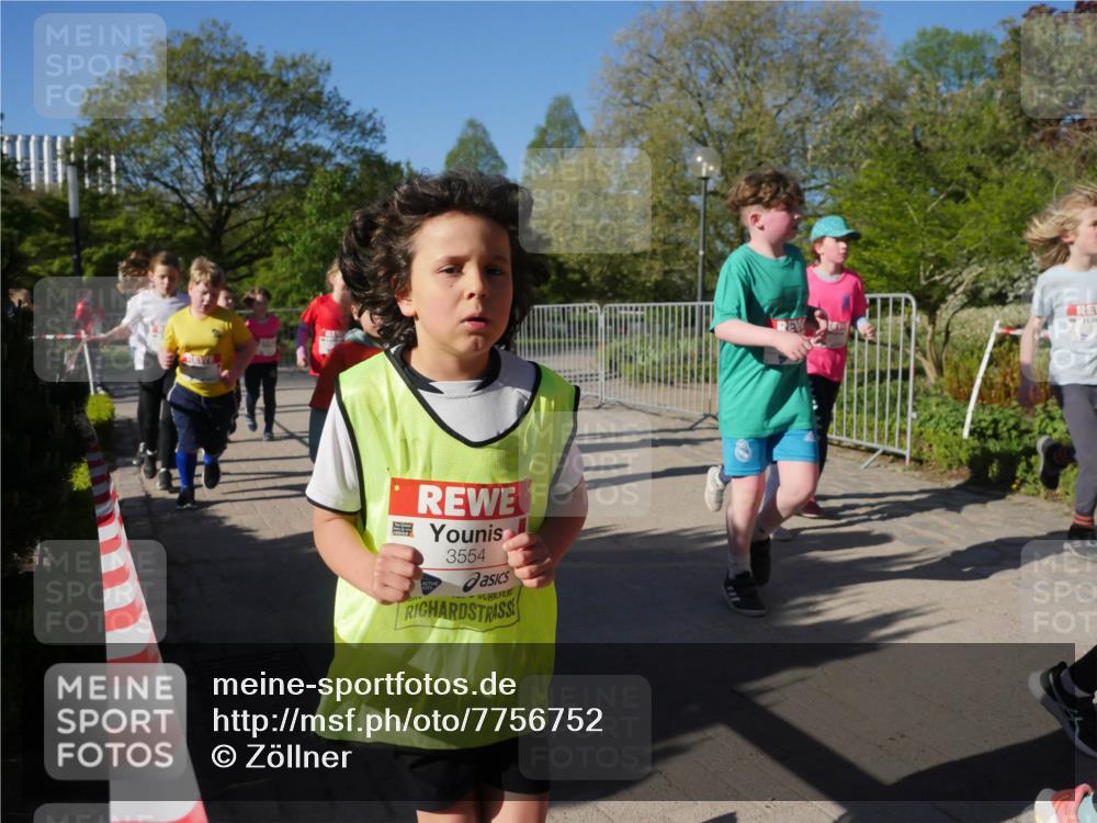 25.04.2025 - Das Zehntel Zöllner http://msf.ph/oto/7756752 26.04.2025 08:49:33 Laufen 3554 meine-sportfotos.de