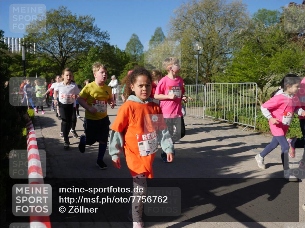 25.04.2025 - Das Zehntel Zöllner http://msf.ph/oto/7756762 26.04.2025 08:49:34 Laufen 3704 meine-sportfotos.de