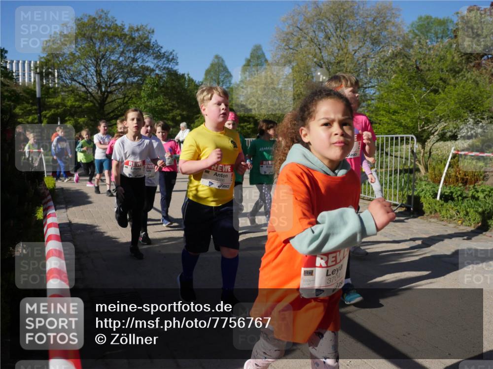 25.04.2025 - Das Zehntel Zöllner http://msf.ph/oto/7756767 26.04.2025 08:49:34 Laufen 3386, 3704 meine-sportfotos.de