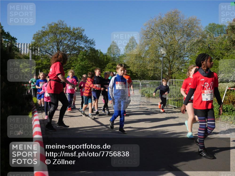 25.04.2025 - Das Zehntel Zöllner http://msf.ph/oto/7756838 26.04.2025 08:49:40 Laufen 1898 meine-sportfotos.de