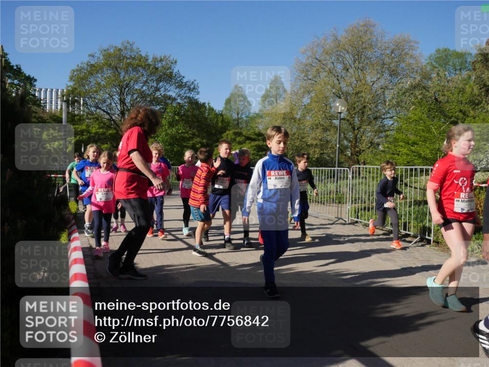 25.04.2025 - Das Zehntel Zöllner http://msf.ph/oto/7756842 26.04.2025 08:49:41 Laufen 1374 meine-sportfotos.de