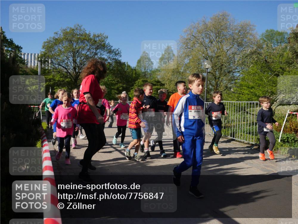 25.04.2025 - Das Zehntel Zöllner http://msf.ph/oto/7756847 26.04.2025 08:49:41 Laufen 1374 meine-sportfotos.de