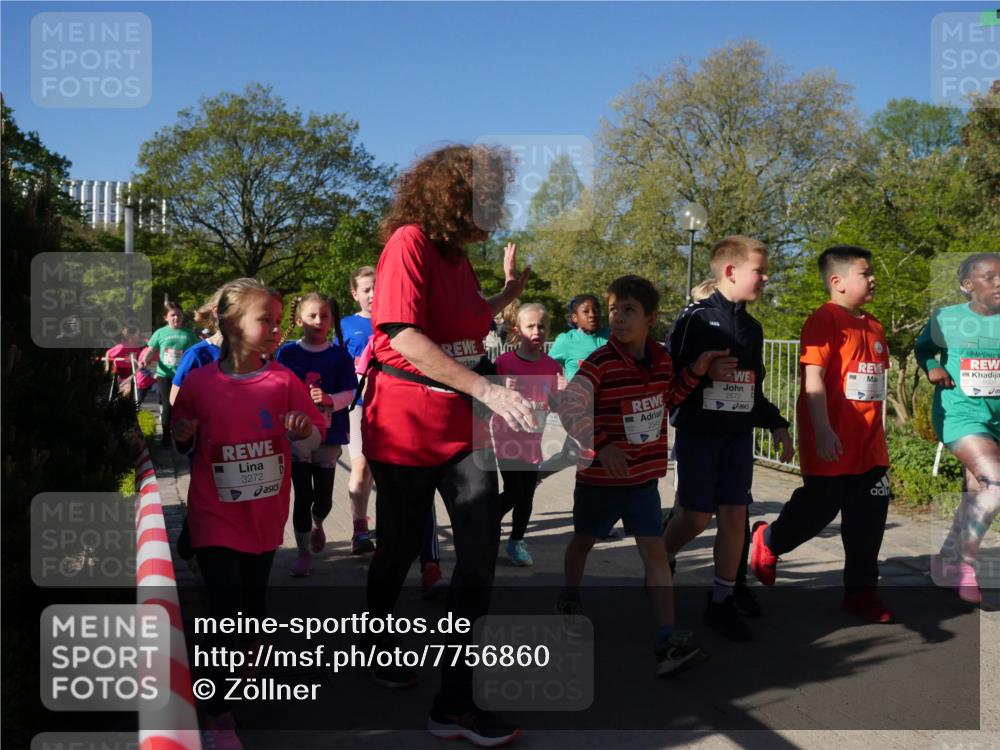 25.04.2025 - Das Zehntel Zöllner http://msf.ph/oto/7756860 26.04.2025 08:49:43 Laufen 3272, 2572 meine-sportfotos.de