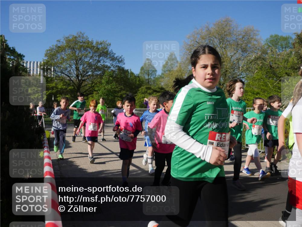 25.04.2025 - Das Zehntel Zöllner http://msf.ph/oto/7757000 26.04.2025 08:49:56 Laufen  meine-sportfotos.de