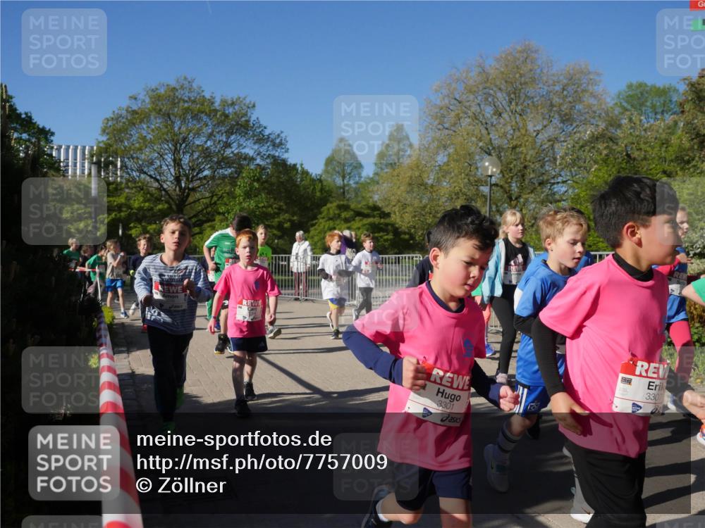 25.04.2025 - Das Zehntel Zöllner http://msf.ph/oto/7757009 26.04.2025 08:49:57 Laufen 3301, 3307 meine-sportfotos.de