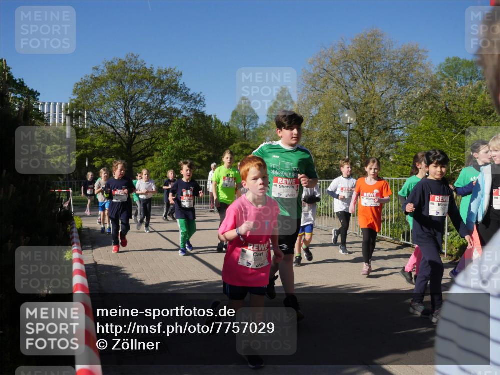 25.04.2025 - Das Zehntel Zöllner http://msf.ph/oto/7757029 26.04.2025 08:49:58 Laufen 3288 meine-sportfotos.de