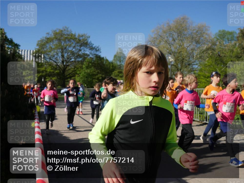 25.04.2025 - Das Zehntel Zöllner http://msf.ph/oto/7757214 26.04.2025 08:50:15 Laufen  meine-sportfotos.de