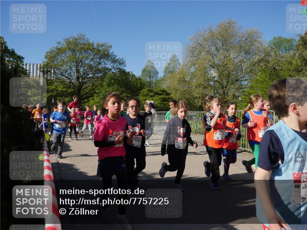 25.04.2025 - Das Zehntel Zöllner http://msf.ph/oto/7757225 26.04.2025 08:50:16 Laufen  meine-sportfotos.de