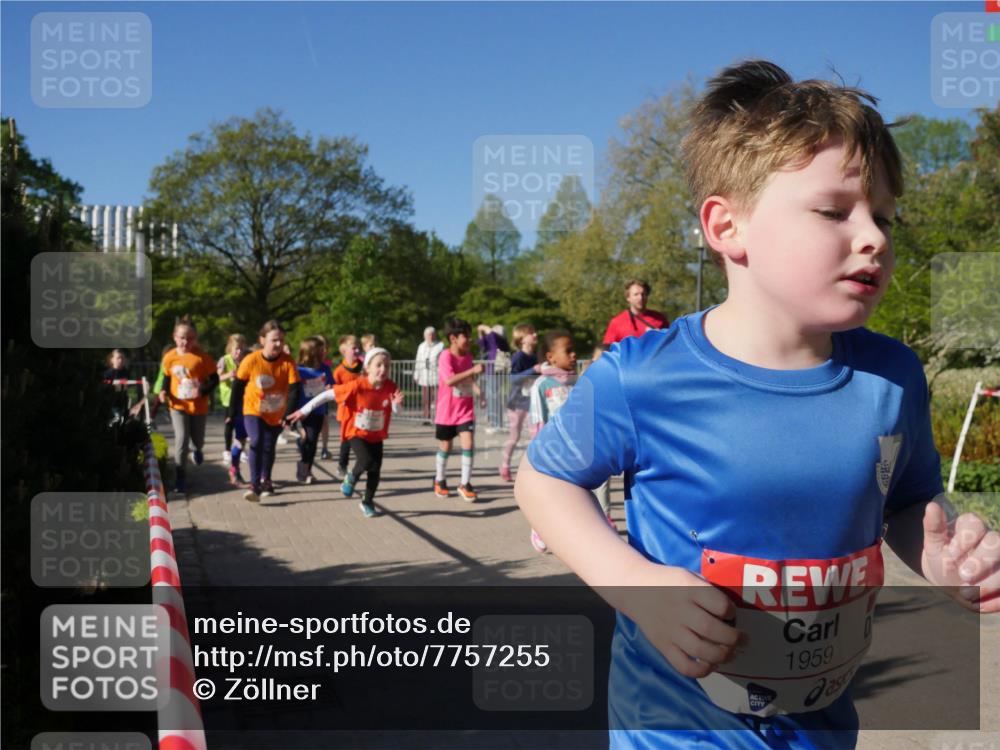 25.04.2025 - Das Zehntel Zöllner http://msf.ph/oto/7757255 26.04.2025 08:50:19 Laufen 1959 meine-sportfotos.de