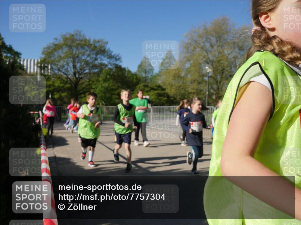 25.04.2025 - Das Zehntel Zöllner http://msf.ph/oto/7757304 26.04.2025 08:50:24 Laufen  meine-sportfotos.de
