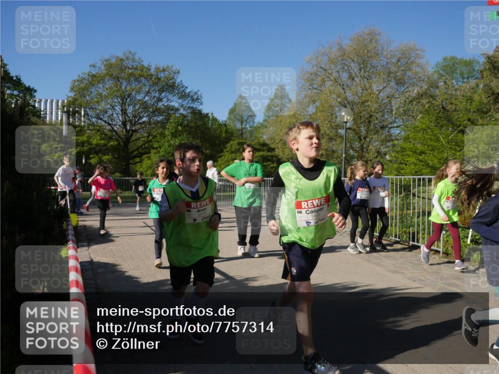 25.04.2025 - Das Zehntel Zöllner http://msf.ph/oto/7757314 26.04.2025 08:50:25 Laufen 1513, 1499 meine-sportfotos.de