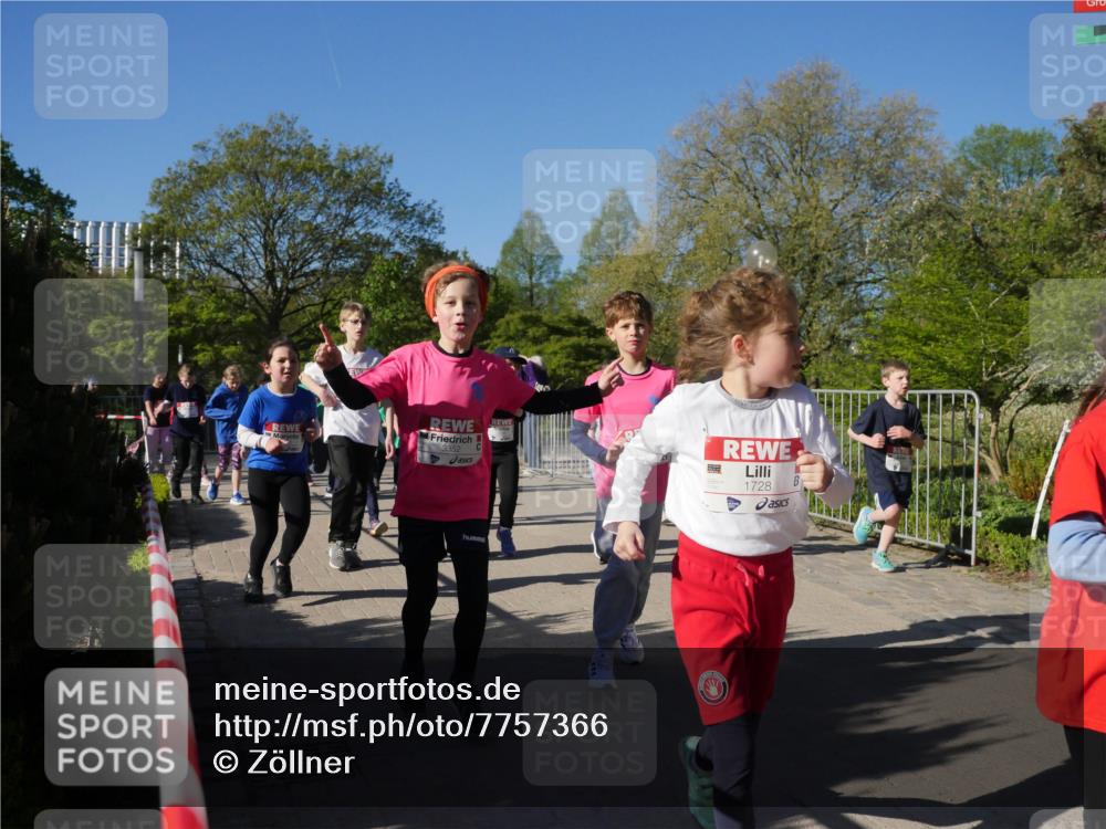 25.04.2025 - Das Zehntel Zöllner http://msf.ph/oto/7757366 26.04.2025 08:50:29 Laufen 3352, 1728 meine-sportfotos.de