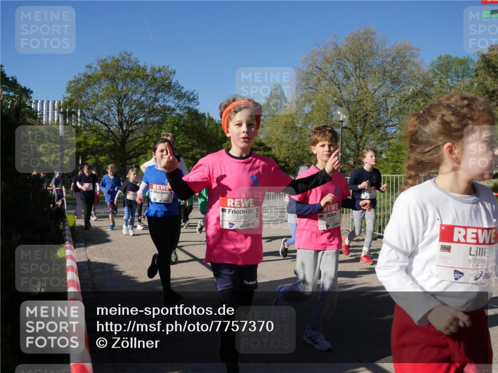 25.04.2025 - Das Zehntel Zöllner http://msf.ph/oto/7757370 26.04.2025 08:50:30 Laufen 3352, 3320, 1728 meine-sportfotos.de