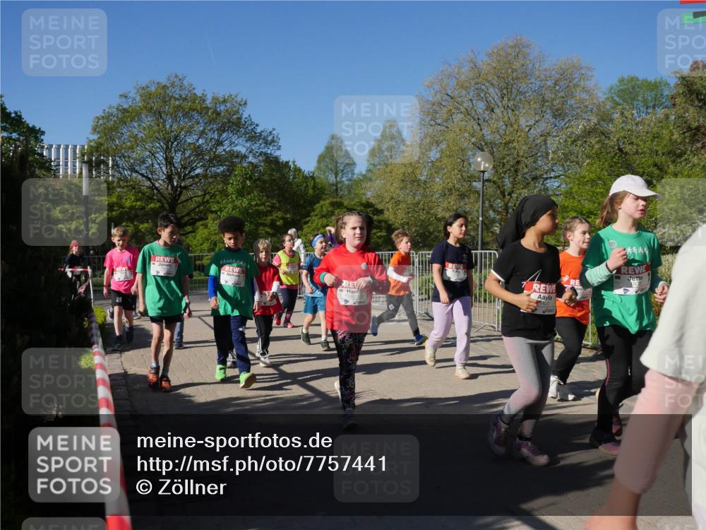 25.04.2025 - Das Zehntel Zöllner http://msf.ph/oto/7757441 26.04.2025 08:50:36 Laufen  meine-sportfotos.de
