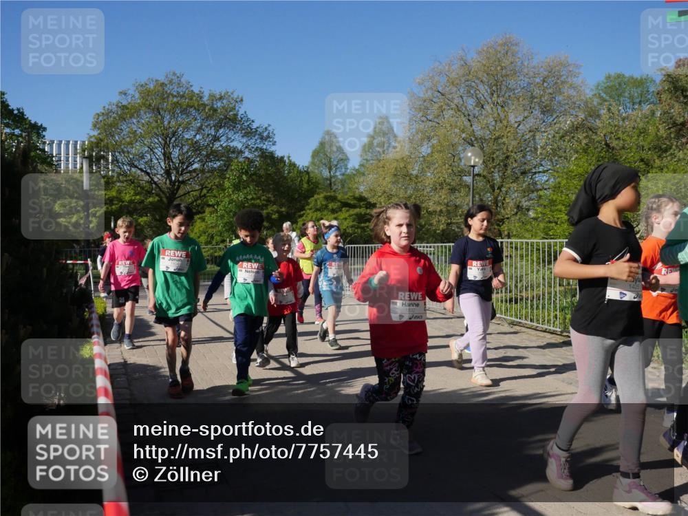 25.04.2025 - Das Zehntel Zöllner http://msf.ph/oto/7757445 26.04.2025 08:50:37 Laufen 1832, 1425 meine-sportfotos.de