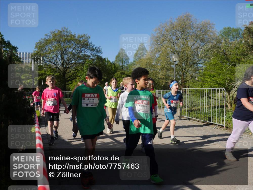 25.04.2025 - Das Zehntel Zöllner http://msf.ph/oto/7757463 26.04.2025 08:50:38 Laufen 1404, 1403 meine-sportfotos.de