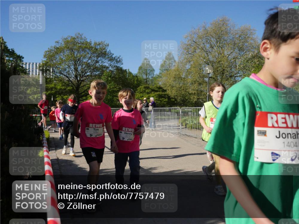 25.04.2025 - Das Zehntel Zöllner http://msf.ph/oto/7757479 26.04.2025 08:50:39 Laufen 3264, 3279, 1404 meine-sportfotos.de