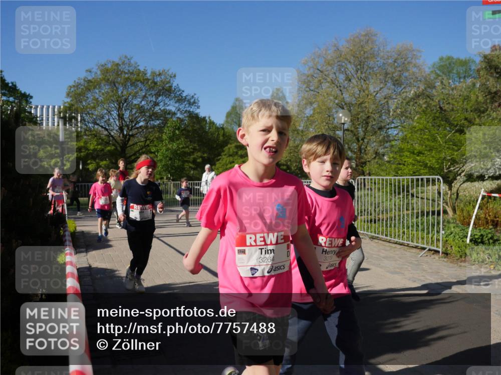 25.04.2025 - Das Zehntel Zöllner http://msf.ph/oto/7757488 26.04.2025 08:50:40 Laufen 3264, 3279 meine-sportfotos.de