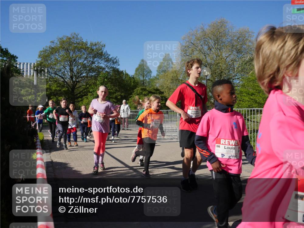 25.04.2025 - Das Zehntel Zöllner http://msf.ph/oto/7757536 26.04.2025 08:50:45 Laufen 3284 meine-sportfotos.de