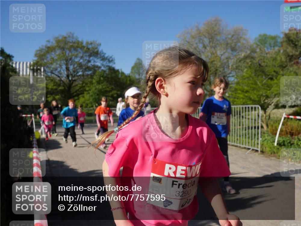 25.04.2025 - Das Zehntel Zöllner http://msf.ph/oto/7757595 26.04.2025 08:50:51 Laufen 3290, 3290 meine-sportfotos.de