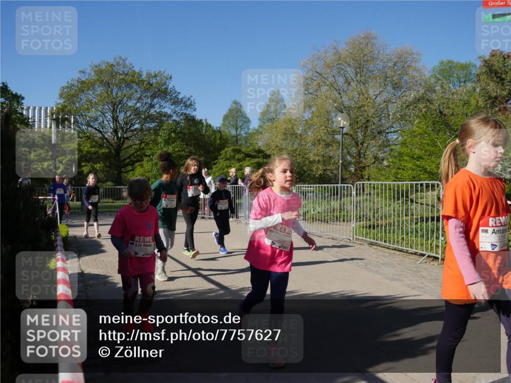 25.04.2025 - Das Zehntel Zöllner http://msf.ph/oto/7757627 26.04.2025 08:50:55 Laufen 3244, 3252, 3716 meine-sportfotos.de