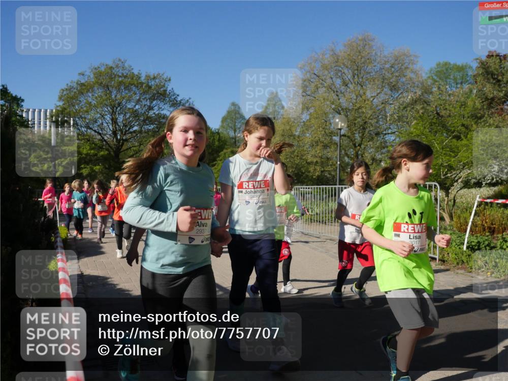 25.04.2025 - Das Zehntel Zöllner http://msf.ph/oto/7757707 26.04.2025 08:51:04 Laufen 2937, 2633, 3017 meine-sportfotos.de