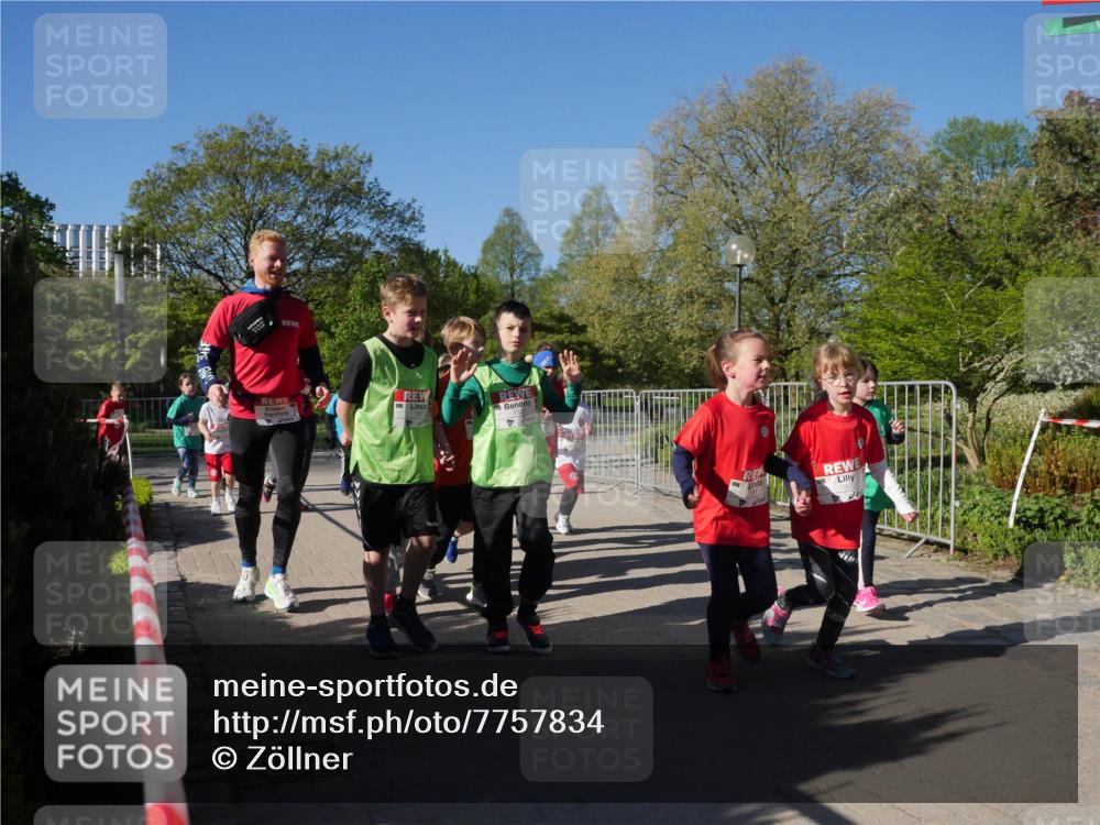 25.04.2025 - Das Zehntel Zöllner http://msf.ph/oto/7757834 26.04.2025 08:51:16 Laufen  meine-sportfotos.de