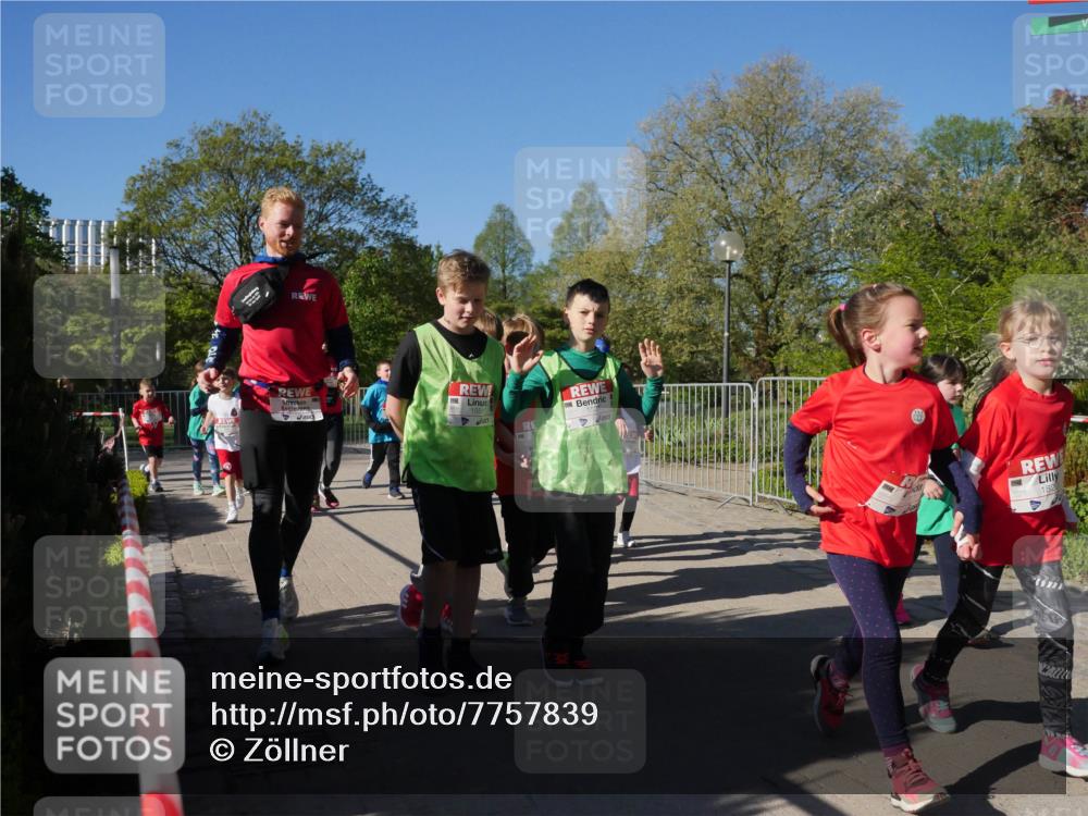 25.04.2025 - Das Zehntel Zöllner http://msf.ph/oto/7757839 26.04.2025 08:51:16 Laufen 1820 meine-sportfotos.de