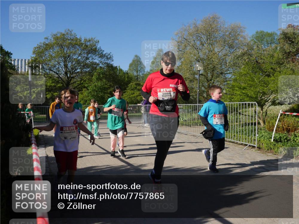 25.04.2025 - Das Zehntel Zöllner http://msf.ph/oto/7757865 26.04.2025 08:51:19 Laufen 1681 meine-sportfotos.de