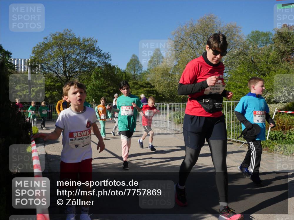 25.04.2025 - Das Zehntel Zöllner http://msf.ph/oto/7757869 26.04.2025 08:51:19 Laufen 1681 meine-sportfotos.de