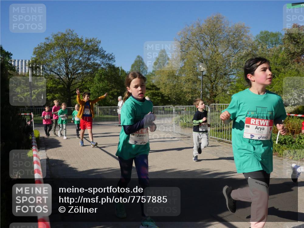 25.04.2025 - Das Zehntel Zöllner http://msf.ph/oto/7757885 26.04.2025 08:51:21 Laufen 1600, 1593 meine-sportfotos.de