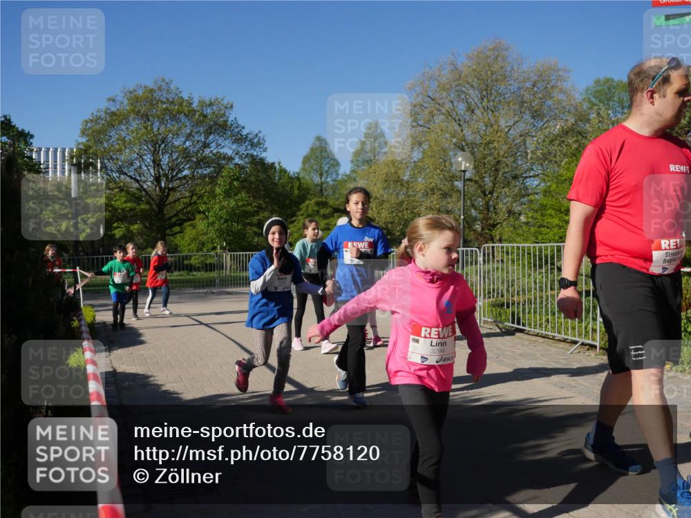 25.04.2025 - Das Zehntel Zöllner http://msf.ph/oto/7758120 26.04.2025 08:51:52 Laufen 3294 meine-sportfotos.de