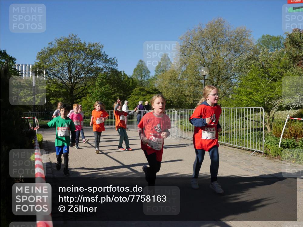 25.04.2025 - Das Zehntel Zöllner http://msf.ph/oto/7758163 26.04.2025 08:51:56 Laufen 3890 meine-sportfotos.de