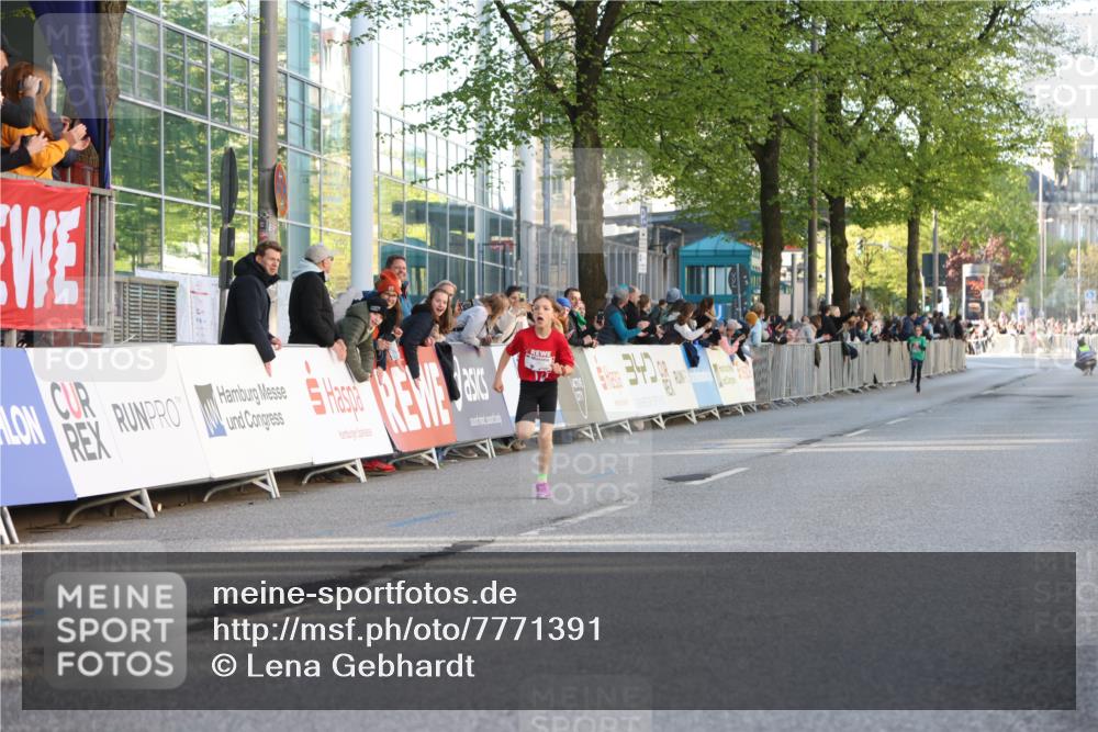 25.04.2025 - Das Zehntel Lena Gebhardt http://msf.ph/oto/7771391 26.04.2025 08:47:53 Ziel 1490, 3953 meine-sportfotos.de
