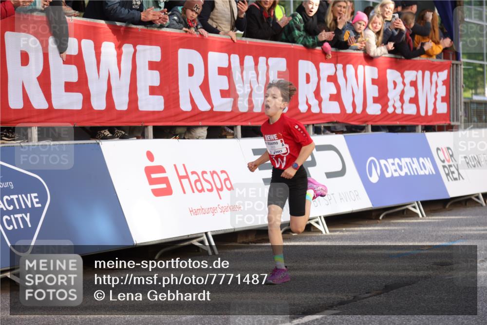 25.04.2025 - Das Zehntel Lena Gebhardt http://msf.ph/oto/7771487 26.04.2025 08:47:56 Ziel 1490, 3953 meine-sportfotos.de