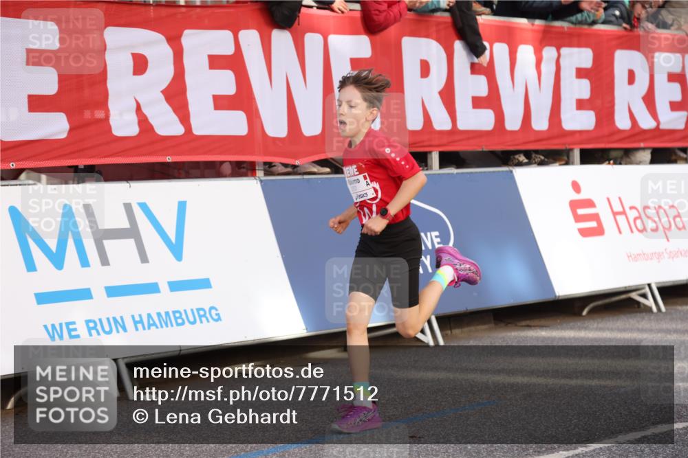 25.04.2025 - Das Zehntel Lena Gebhardt http://msf.ph/oto/7771512 26.04.2025 08:47:56 Ziel 1490, 3953 meine-sportfotos.de