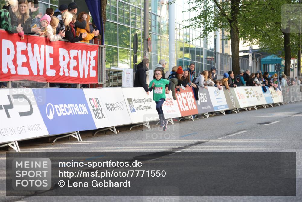 25.04.2025 - Das Zehntel Lena Gebhardt http://msf.ph/oto/7771550 26.04.2025 08:48:03 Ziel 1490, 2715, 3469, 3953 meine-sportfotos.de