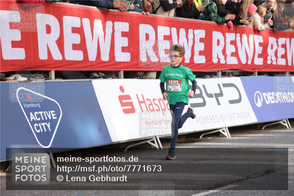 25.04.2025 - Das Zehntel Lena Gebhardt http://msf.ph/oto/7771673 26.04.2025 08:48:05 Ziel 1490, 2715, 3469, 3953 meine-sportfotos.de