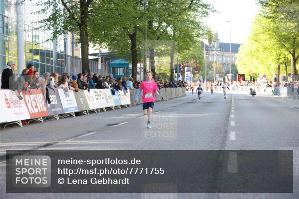 25.04.2025 - Das Zehntel Lena Gebhardt http://msf.ph/oto/7771755 26.04.2025 08:48:21 Ziel 2379, 2715, 3469, 3823 meine-sportfotos.de