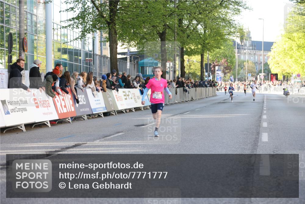 25.04.2025 - Das Zehntel Lena Gebhardt http://msf.ph/oto/7771777 26.04.2025 08:48:22 Ziel 2379, 2715, 3469, 3823 meine-sportfotos.de