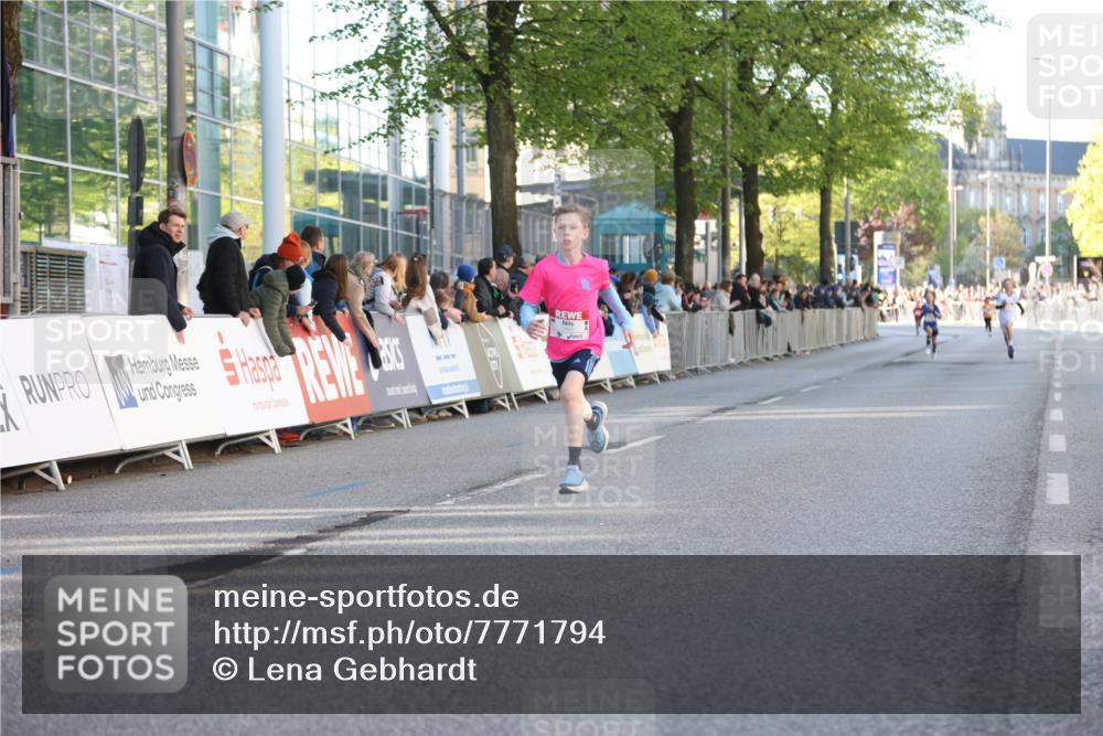 25.04.2025 - Das Zehntel Lena Gebhardt http://msf.ph/oto/7771794 26.04.2025 08:48:22 Ziel 2379, 2715, 3469, 3823 meine-sportfotos.de