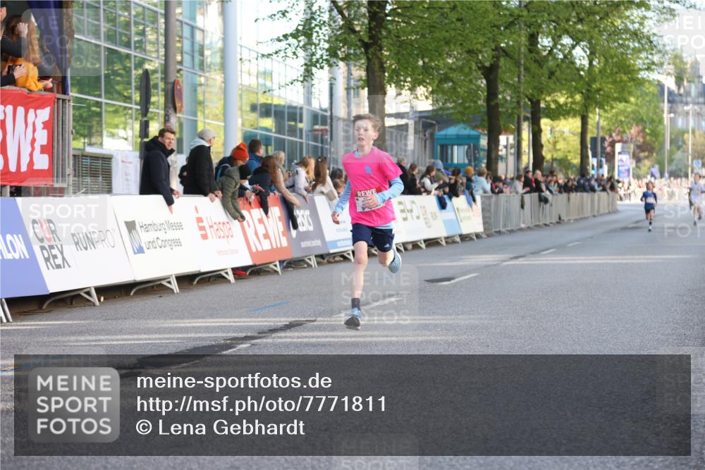 25.04.2025 - Das Zehntel Lena Gebhardt http://msf.ph/oto/7771811 26.04.2025 08:48:22 Ziel 2379, 2715, 3469, 3823 meine-sportfotos.de