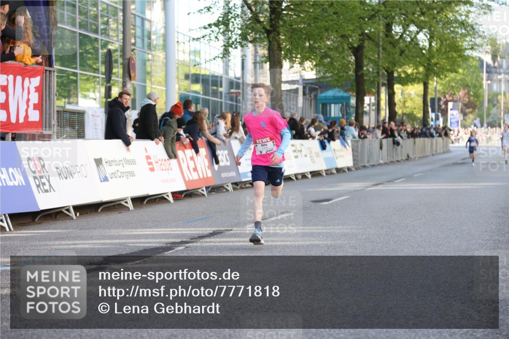 25.04.2025 - Das Zehntel Lena Gebhardt http://msf.ph/oto/7771818 26.04.2025 08:48:23 Ziel 1926, 2379, 2715, 2990, 3469, 3823 meine-sportfotos.de
