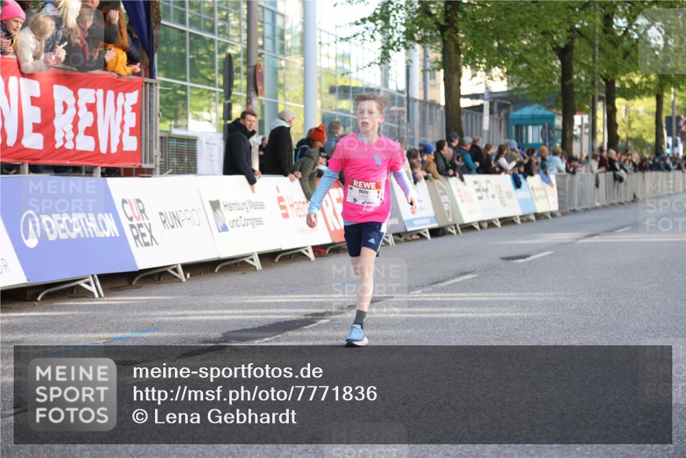 25.04.2025 - Das Zehntel Lena Gebhardt http://msf.ph/oto/7771836 26.04.2025 08:48:23 Ziel 1926, 2379, 2715, 2990, 3469, 3823 meine-sportfotos.de